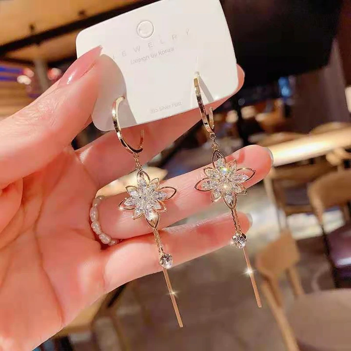 Brilliant Flower Fringe Earrings - Image 5